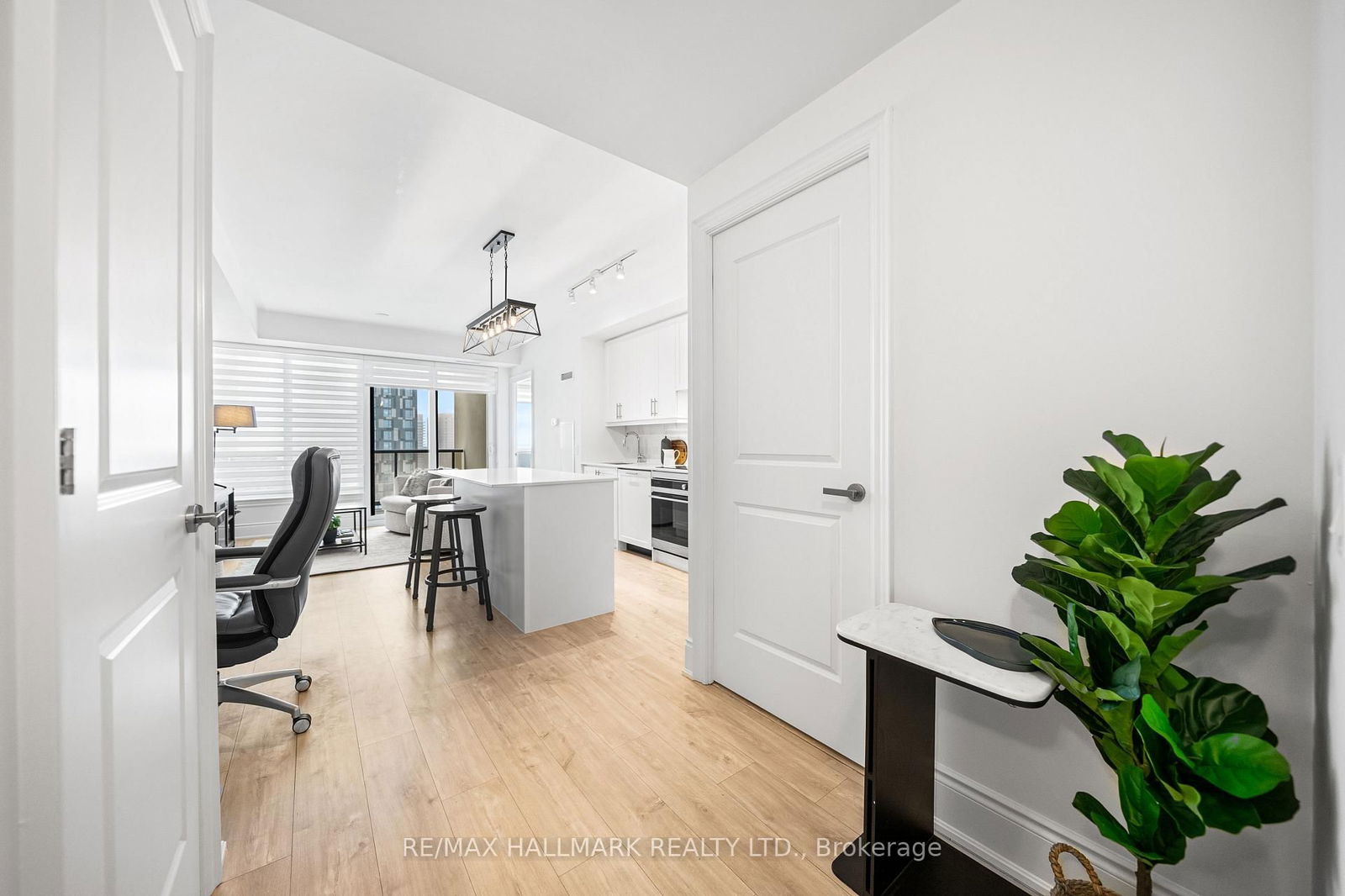 Condo for sale at 902-9075 Jane Street, Vaughan, Concord, L4K 0L7 - MLS: N12121094
