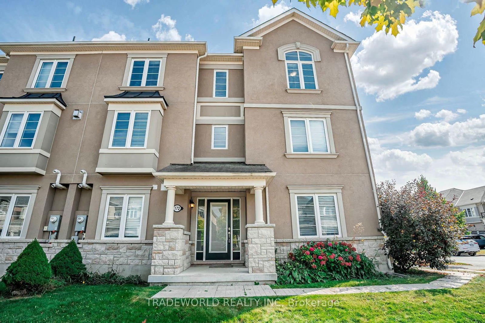 Townhouse for sale at 172 Thomas Phillips Drive, Aurora, Rural Aurora, L4G 0X8 - MLS: N12121985