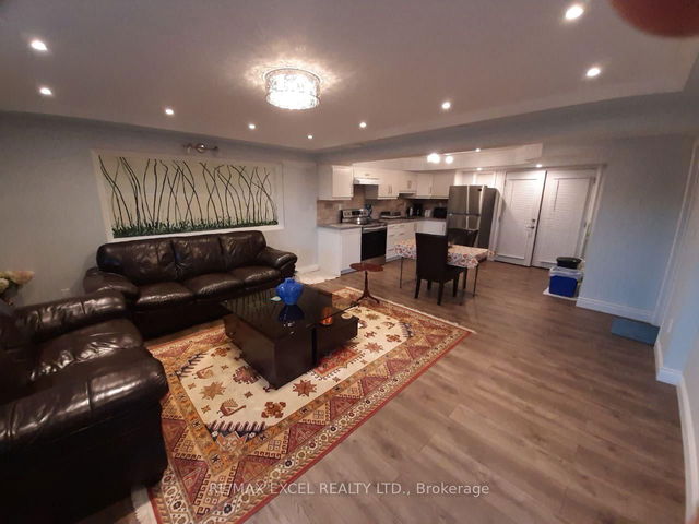 276 Degraaf Crescent