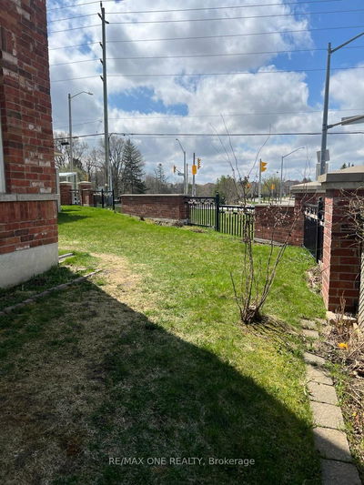 Unit 118 — 9 Old Colony Rd, Richmond Hill - Oak Ridges image-0-2