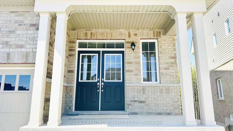 104 Cliff Thompson Crt, Georgina, L0E 1R0 | Image 3