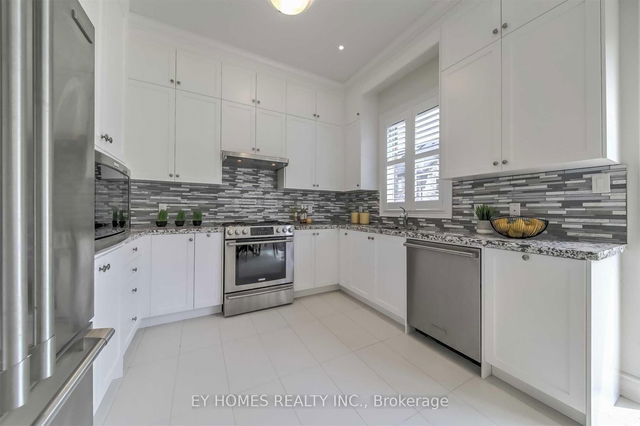 94 Giardina Crescent