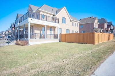 51 Spruce Ave, East Gwillimbury - Holland Landing image-0-2