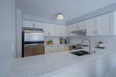 60 Deerwood Cres, Richmond Hill - Oak Ridges image-0-3