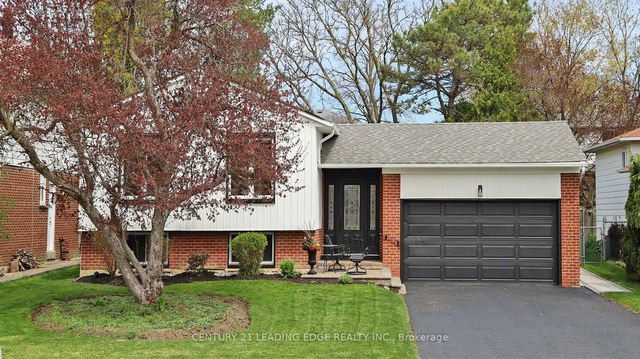 4 Hamilton Hall Drive