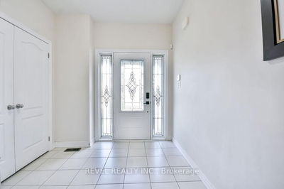 55 Tyndall Dr, Bradford West Gwillimbury - Bradford image-0-3