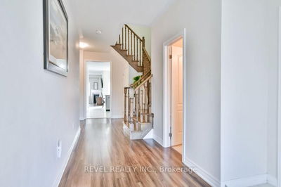 55 Tyndall Dr, Bradford West Gwillimbury - Bradford image-0-4