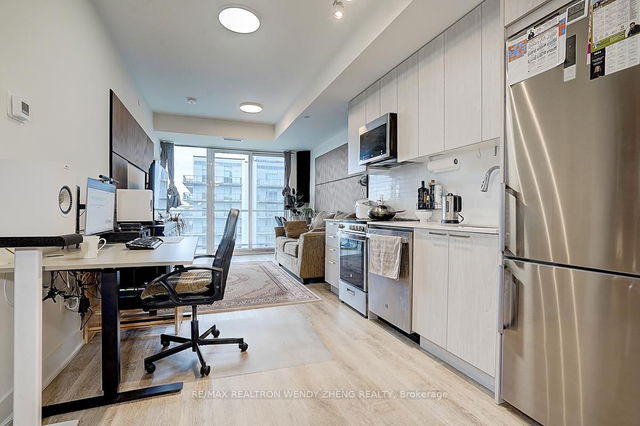 1201 - 185 Deerfield Road