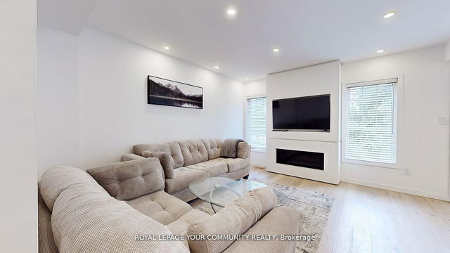 47 Walkview Crescent