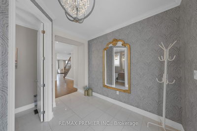 34 McDonnell Cres, Bradford West Gwillimbury - Bradford image-0-4