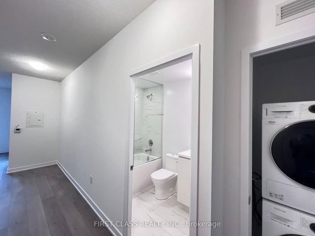 1010 - 10 Honeycrisp Crescent
