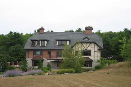 35 Kingswood Dr, King, L7B1K8 | Image 2