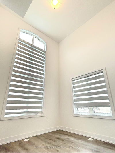 92 Lyall Stokes Circ, East Gwillimbury - Mt Albert image-0-4