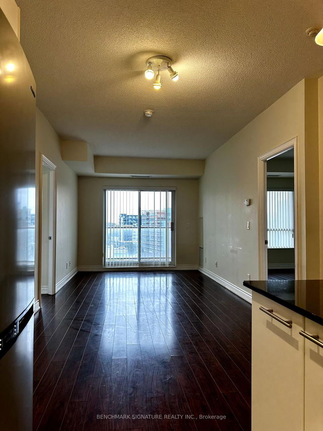 1118 - 37 Galleria Parkway