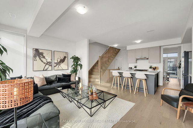 31 Holyrood Crescent