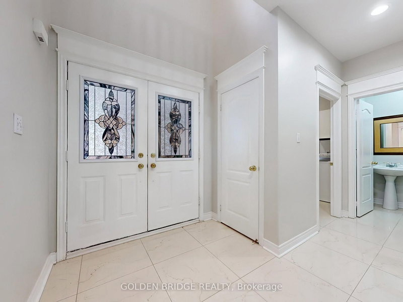 150 Larratt Lane, Richmond Hill, L4C 0E7 | Image 2