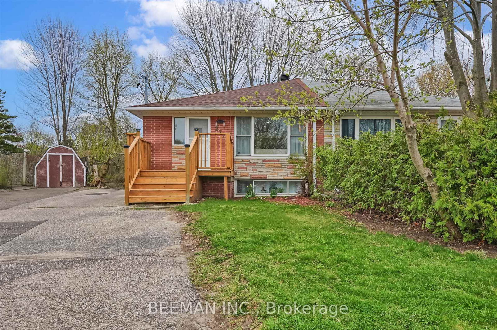 Semi-Detached House for sale at 277 Silverbirch Drive, Newmarket, Bristol-London, L3Y 2Z6 - MLS: N12126460