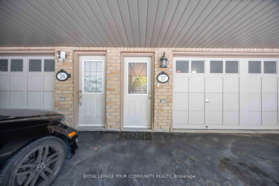 Unit 37 — 8900 Bathurst St, Vaughan - Patterson image-0-2