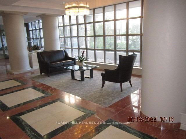 1008 - 11 Townsgate Drive