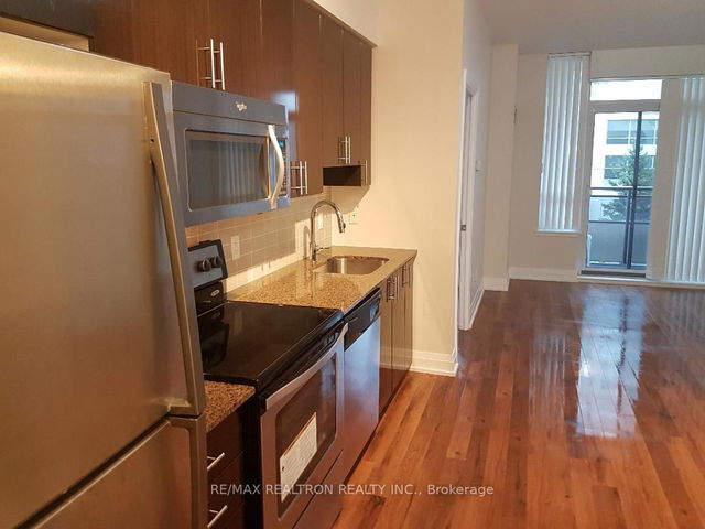 303 - 75 North Park Road