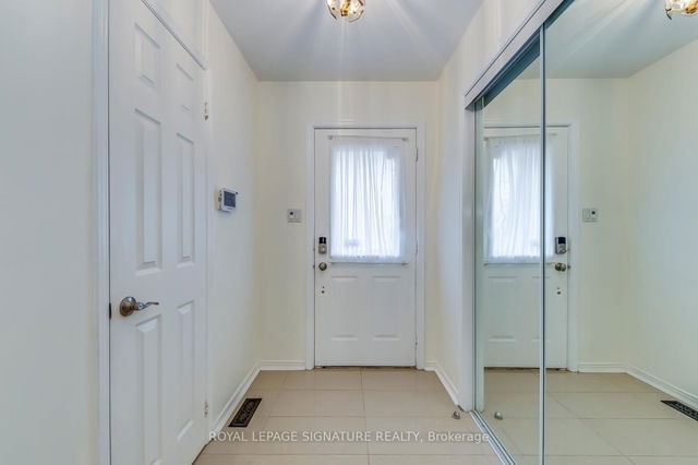 23 Waterbridge Lane