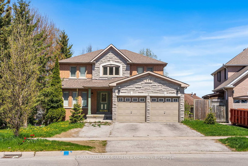 Main - 355 Carruthers Ave, Newmarket, L3X 2B7 | Image 2