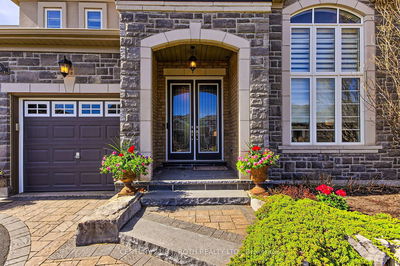 35 Manor Forest Rd, East Gwillimbury - Mt Albert image-0-3