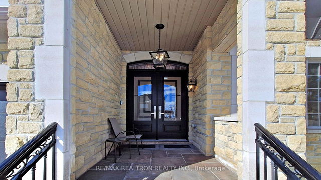 110 Greenforest Grove