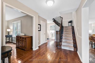 18 Ironwood Cres, Whitchurch-Stouffville - Stouffville image-0-4