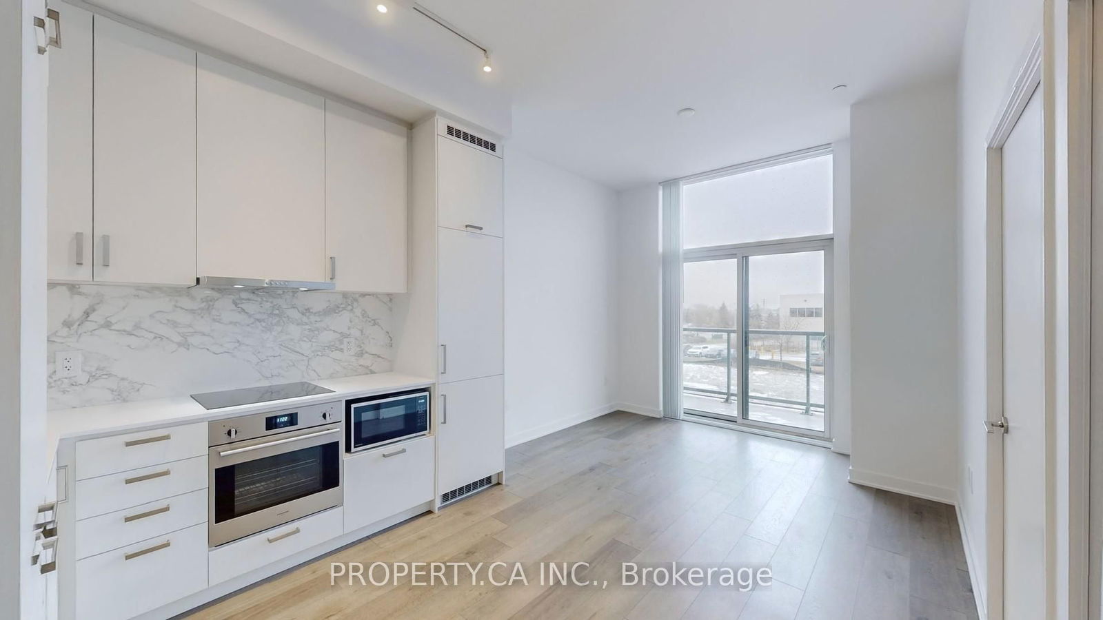 Condo for lease at 211-60 Honeycrisp Crescent, Vaughan, Vaughan Corporate Centre, L4K 0N5 - MLS: N12128949