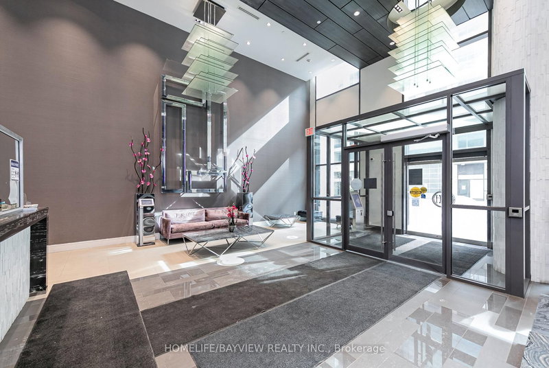 704 - 9205 Yonge St, Richmond Hill, L4C 1V5 | Image 3