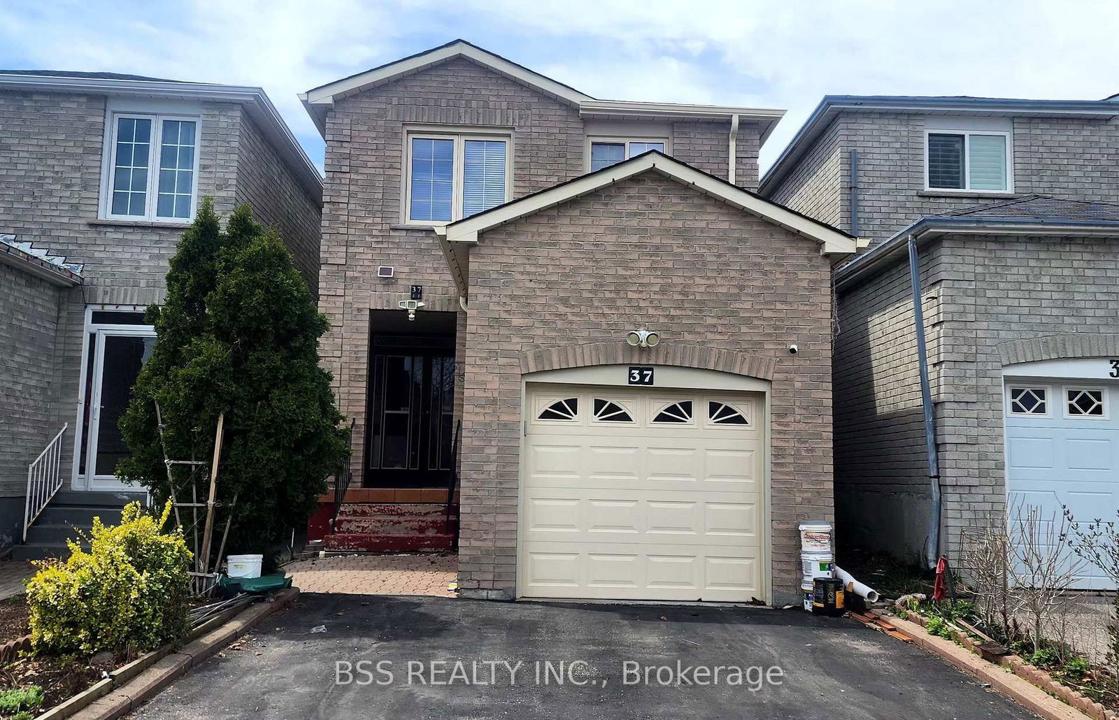 Detached House for sale at 37 Miles Farm Road, Markham, Middlefield, L3S 2C2 - MLS: N12129066