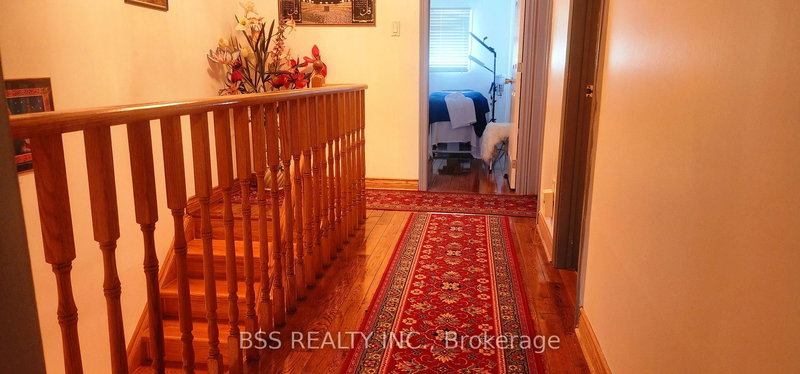 37 Miles Farm Rd, Markham, L3S 2C2 | Image 3