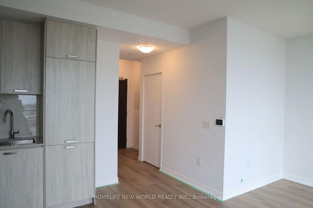 1703 - 38 Honeycrisp Crescent