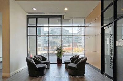 Unit 3207 — 2910 Highway 7 Rd, Vaughan - Concord image-0-4