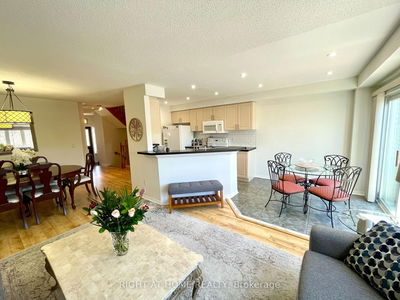 32 Millcliff Circ, Aurora - Aurora Grove image-0-4