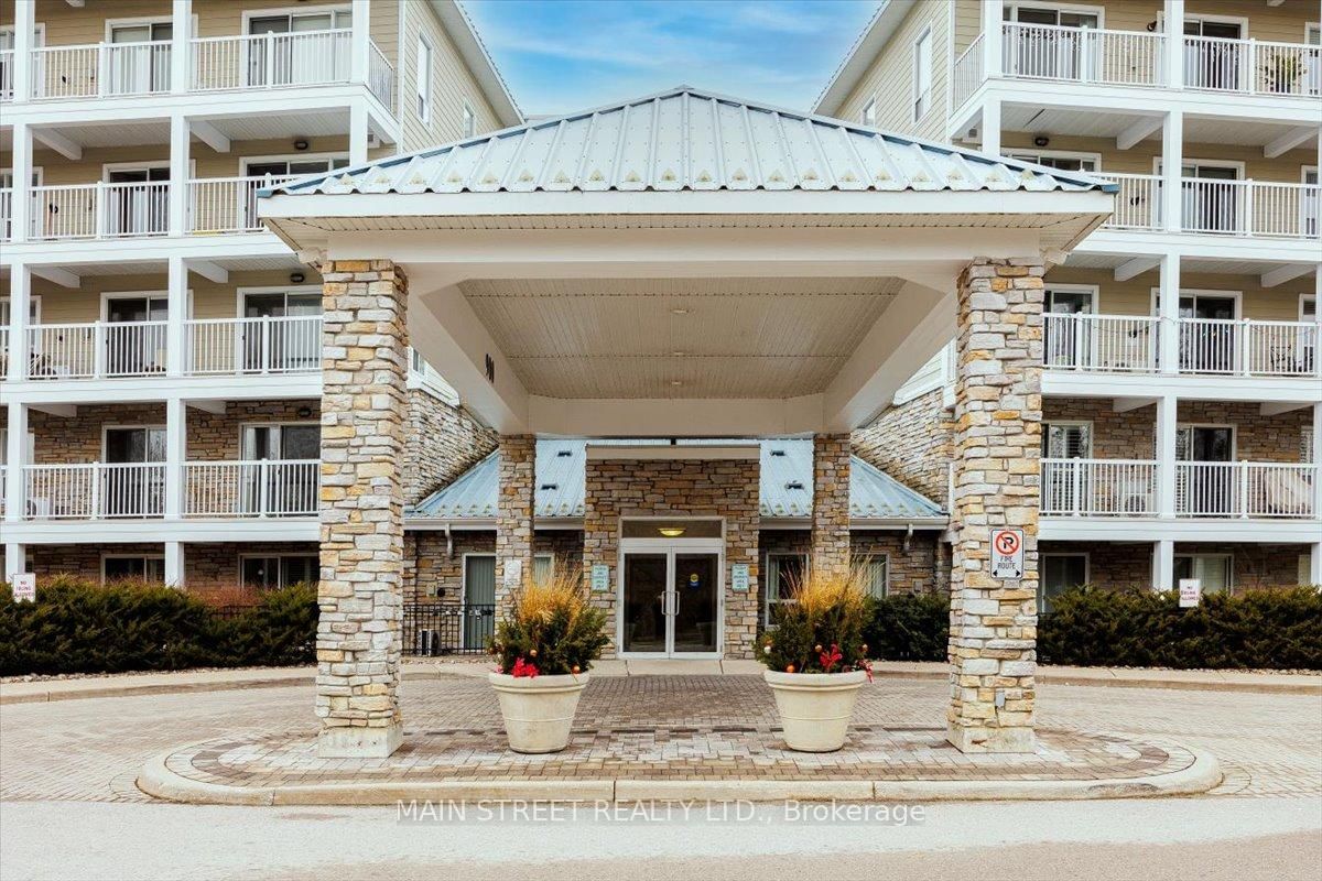 Condo for sale at 112-900 Bogart Mill Trail, Newmarket, Gorham-College Manor, L3Y 8V5 - MLS: N12129578