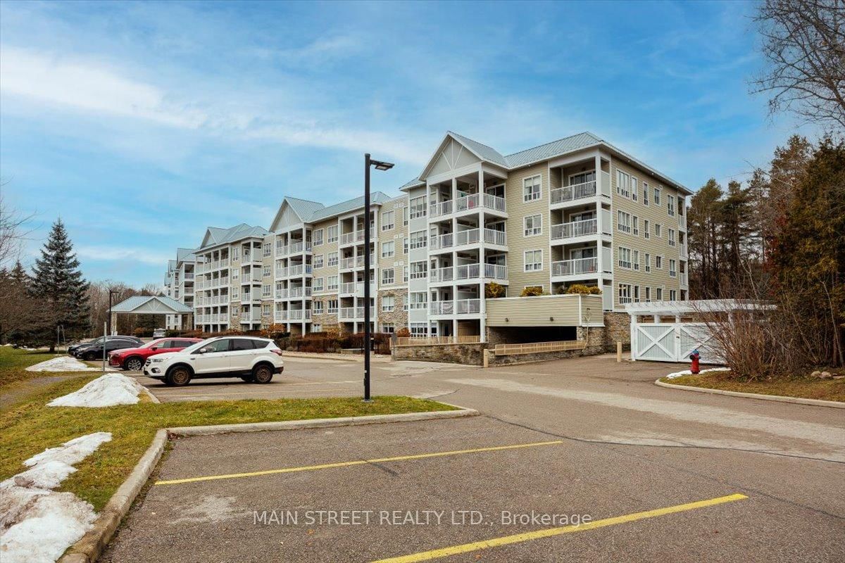 Condo for sale at 112-900 Bogart Mill Trail, Newmarket, Gorham-College Manor, L3Y 8V5 - MLS: N12129578