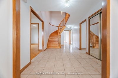 108 Valleyway Cres, Vaughan - Maple image-0-4