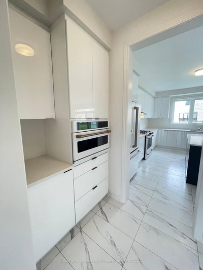 NW 17 Bellflower Crescent — more photos