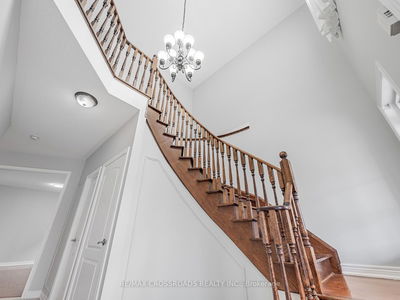 90 Reginald Lamb Cres, Markham - Box Grove image-0-3
