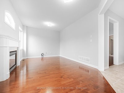 90 Reginald Lamb Cres, Markham - Box Grove image-0-4