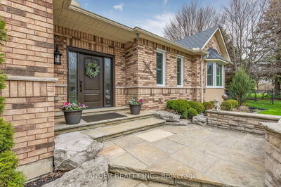 100 Colonel Wayling Blvd, East Gwillimbury - Sharon image-0-2