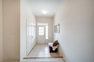 94 Fortis Cres, Bradford West Gwillimbury - Bradford image-0-1