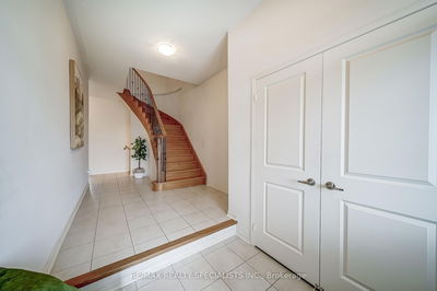 94 Fortis Cres, Bradford West Gwillimbury - Bradford image-0-3