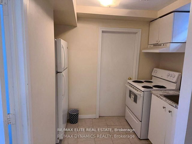 Bsmt - 232 Avenue Road