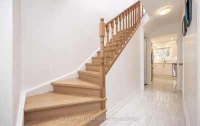 22 Rejane Cres, Vaughan - Crestwood-Springfarm-Yorkhill image-0-4