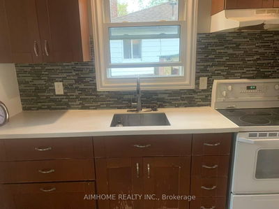 212 Essex Ave, Richmond Hill - Harding image-0-3