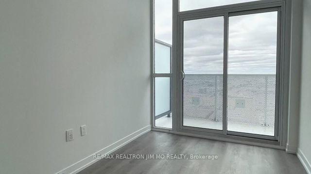 3709 - 225 Commerce Street