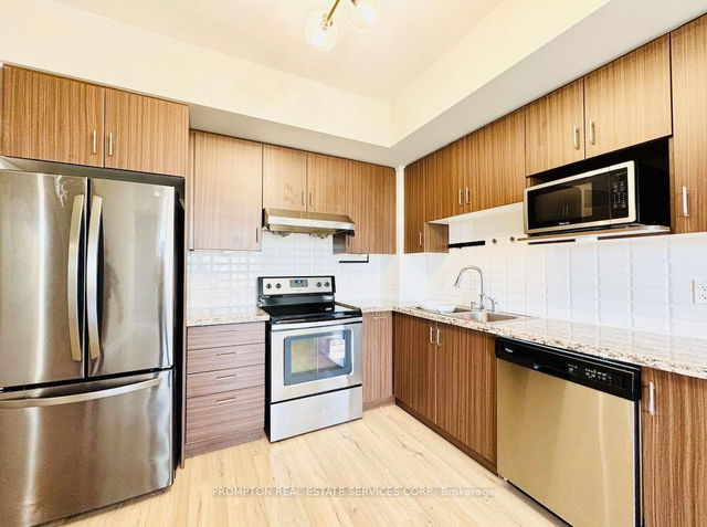 307 - 38 cedarland Drive